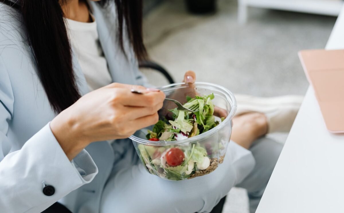 Identify the diseases and dietary patterns most implicated by the study, distinguish people eating more red and processed.